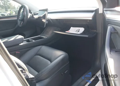 2023 Tesla Model Y z USA, uszkodzony, nr VIN 7SAYGDEFXPF801908